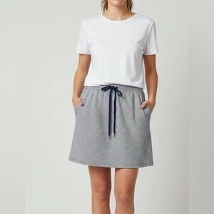 NWOT Duluth Trading Tennis Skirt Navy/White Size M tennis, golf, hiking